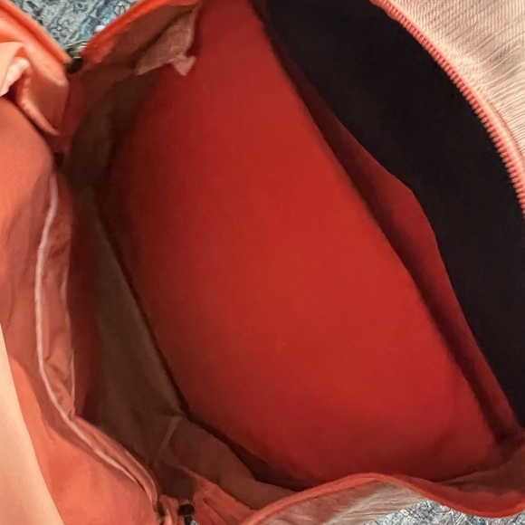 BNWT DAKINE backpack - Picture 3 of 4